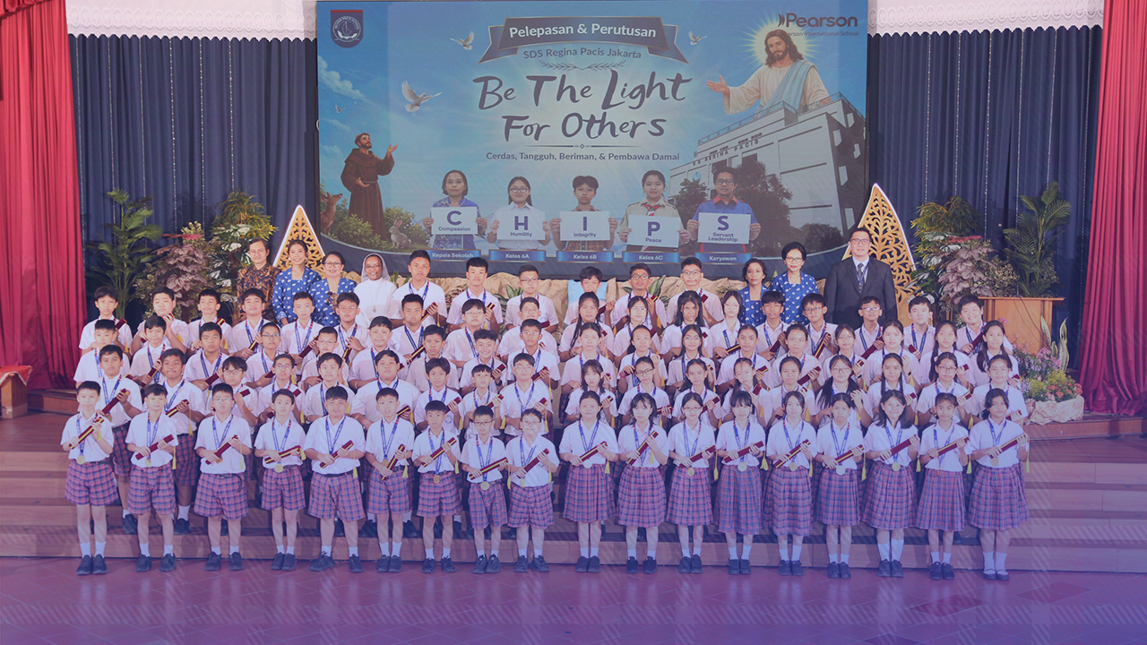 Be the Light for Others Pelepasan dan Perutusan Siswa Kelas VI SDS Regina Pacis Jakarta Tahun Ajaran  2025/2026